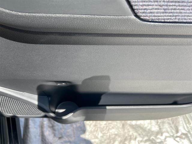 ムーヴ ＲＳ　４ＷＤ　バックカメラ　両側電動スライドドア　クリアランスソナー　オートクルーズコントロール　衝突被害軽減システム　オートライト　スマートキー　アイドリングストップ　電動格納ミラー　シートヒーター（49枚目）