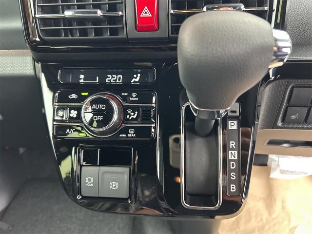 タント カスタムＸ　４ＷＤ　バックカメラ　両側電動スライドドア　クリアランスソナー　衝突被害軽減システム　オートライト　ＬＥＤヘッドランプ　スマートキー　アイドリングストップ　電動格納ミラー　シートヒーター　ベンチシート（8枚目）