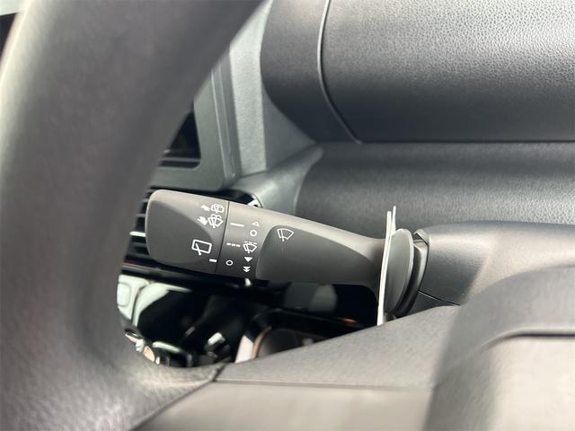 タント カスタムＸ　４ＷＤ　バックカメラ　両側電動スライドドア　クリアランスソナー　衝突被害軽減システム　オートライト　ＬＥＤヘッドランプ　スマートキー　アイドリングストップ　電動格納ミラー　シートヒーター　ベンチシート（10枚目）