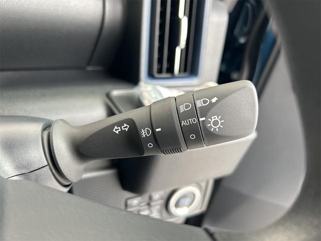 タント カスタムＸ　４ＷＤ　バックカメラ　両側電動スライドドア　クリアランスソナー　衝突被害軽減システム　オートライト　ＬＥＤヘッドランプ　スマートキー　アイドリングストップ　電動格納ミラー　シートヒーター　ベンチシート（11枚目）