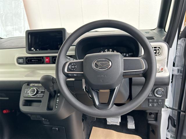 ムーヴキャンバス ストライプスＸ　４ＷＤ　バックカメラ　両側電動スライドドア　クリアランスソナー　衝突被害軽減システム　オートライト　スマートキー　アイドリングストップ　電動格納ミラー　ベンチシート　ＣＶＴ　盗難防止システム　ＡＢＳ（6枚目）