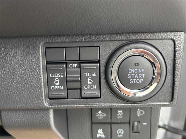 ムーヴキャンバス ストライプスＸ　４ＷＤ　バックカメラ　両側電動スライドドア　クリアランスソナー　衝突被害軽減システム　オートライト　スマートキー　アイドリングストップ　電動格納ミラー　ベンチシート　ＣＶＴ　盗難防止システム　ＡＢＳ（7枚目）