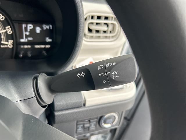 ムーヴキャンバス ストライプスＸ　４ＷＤ　バックカメラ　両側電動スライドドア　クリアランスソナー　衝突被害軽減システム　オートライト　スマートキー　アイドリングストップ　電動格納ミラー　ベンチシート　ＣＶＴ　盗難防止システム　ＡＢＳ（9枚目）