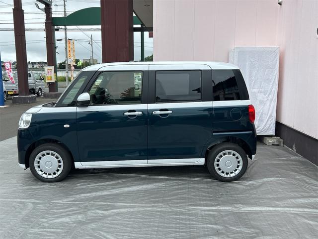 ムーヴキャンバス ストライプスＸ　４ＷＤ　バックカメラ　両側電動スライドドア　クリアランスソナー　衝突被害軽減システム　オートライト　スマートキー　アイドリングストップ　電動格納ミラー　ベンチシート　ＣＶＴ　盗難防止システム　ＡＢＳ（17枚目）