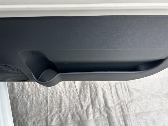 ムーヴキャンバス ストライプスＸ　４ＷＤ　バックカメラ　両側電動スライドドア　クリアランスソナー　衝突被害軽減システム　オートライト　スマートキー　アイドリングストップ　電動格納ミラー　ベンチシート　ＣＶＴ　盗難防止システム　ＡＢＳ（46枚目）