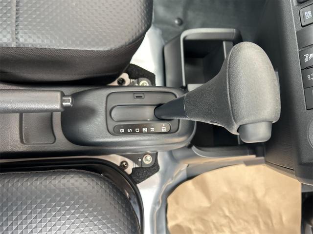 ハイゼットトラック ハイルーフ　４ＷＤ　ＣＶＴ　衝突被害軽減システム　クリアランスソナー　アイドリングストップ　オートライト　ＥＳＣ　エアコン　パワーステアリング（9枚目）
