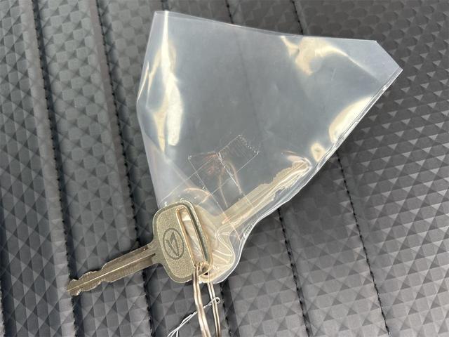 ハイゼットトラック ハイルーフ　４ＷＤ　ＣＶＴ　衝突被害軽減システム　クリアランスソナー　アイドリングストップ　オートライト　ＥＳＣ　エアコン　パワーステアリング（13枚目）