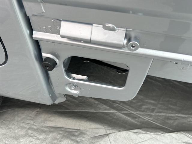 ハイゼットトラック ハイルーフ　４ＷＤ　ＣＶＴ　衝突被害軽減システム　クリアランスソナー　アイドリングストップ　オートライト　ＥＳＣ　エアコン　パワーステアリング（30枚目）