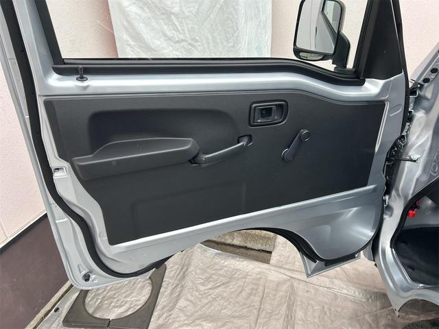 ハイゼットトラック ハイルーフ　４ＷＤ　ＣＶＴ　衝突被害軽減システム　クリアランスソナー　アイドリングストップ　オートライト　ＥＳＣ　エアコン　パワーステアリング（32枚目）