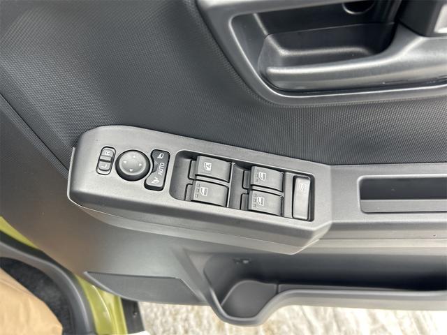 タフト Ｘ　４ＷＤ　バックカメラ　クリアランスソナー　レーンアシスト　衝突被害軽減システム　オートライト　ＬＥＤヘッドランプ　スマートキー　アイドリングストップ　電動格納ミラー　サンルーフ　ＣＶＴ（13枚目）