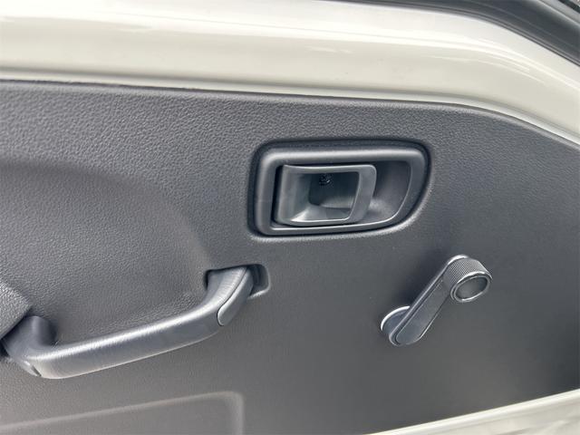 ハイゼットトラック ハイルーフ　４ＷＤ　ＣＶＴ　衝突被害軽減システム　クリアランスソナー　アイドリングストップ　オートライト　ＥＳＣ　エアコン　パワーステアリング（19枚目）