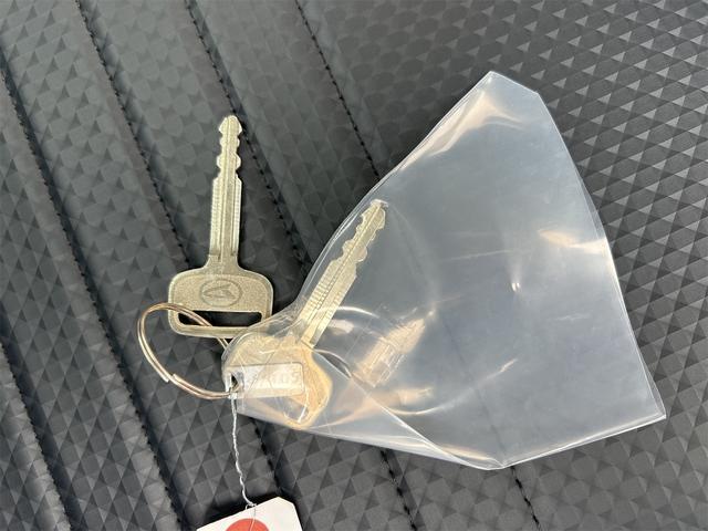 ハイゼットトラック ハイルーフ　４ＷＤ　ＣＶＴ　衝突被害軽減システム　クリアランスソナー　アイドリングストップ　オートライト　ＥＳＣ　エアコン　パワーステアリング（41枚目）