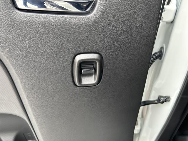 クロスビー ハイブリッドMV 4WD クリアランスソナー オートクルーズコントロール レーンアシスト 衝突被害軽減システム オートライト アルミホイール スマートキー アイドリングストップ 電動格納ミラー シートヒーター AT(34枚目)