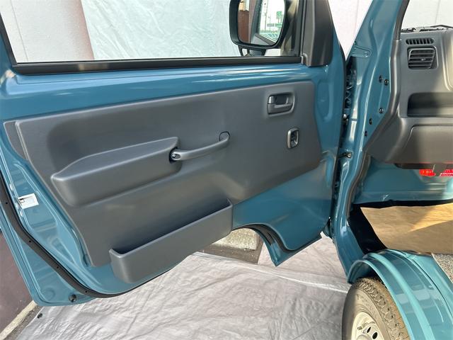 スーパーキャリイ Ｘ　４ＷＤ　軽トラック　ＡＴ　衝突被害軽減システム　クリアランスソナー　レーンアシスト　アイドリングストップ　電動格納ミラー　オートライト　ＥＳＣ　エアコン　パワーウィンドウ（19枚目）