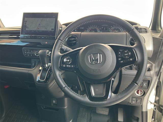 Ｎ－ＢＯＸカスタム Ｌターボ　ＥＴＣ　バックカメラ　両側電動スライドドア　ナビ　クリアランスソナー　オートクルーズコントロール　レーンアシスト　衝突被害軽減システム　オートライト　スマートキー　アイドリングストップ　電動格納ミラー（5枚目）