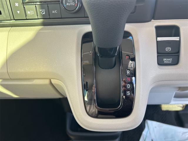 Ｎ－ＢＯＸ ベースグレード　バックカメラ　両側電動スライドドア　クリアランスソナー　オートライト　スマートキー　アイドリングストップ　電動格納ミラー　シートヒーター　ベンチシート　ＣＶＴ　ＥＳＣ　チップアップシート　エアコン（53枚目）