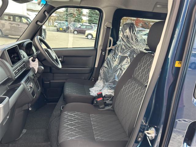 アトレー アトレーデッキバン　４ＷＤ　ＣＶＴ　衝突被害軽減システム　クリアランスソナー　オートクルーズコントロール　両側電動スライドドア　スマートキー　アイドリングストップ　電動格納ミラー　オートライト　ＥＳＣ　エアコン（13枚目）