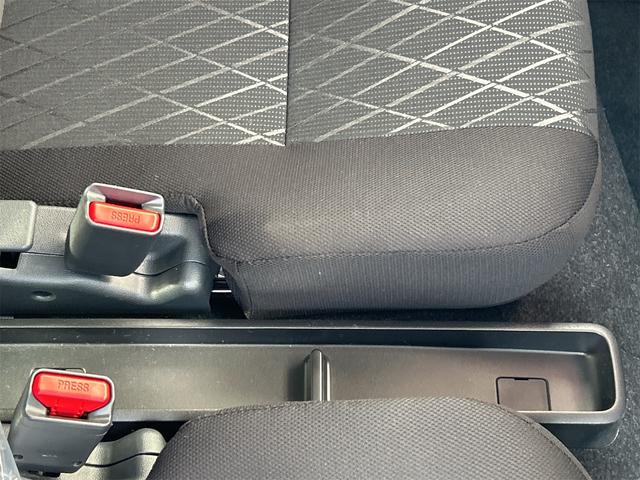 アトレー アトレーデッキバン　４ＷＤ　ＣＶＴ　衝突被害軽減システム　クリアランスソナー　オートクルーズコントロール　両側電動スライドドア　スマートキー　アイドリングストップ　電動格納ミラー　オートライト　ＥＳＣ　エアコン（48枚目）