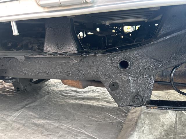 ハイゼットトラック スタンダード　４ＷＤ　ＣＶＴ　衝突被害軽減システム　クリアランスソナー　オートライト　アルミホイール　ＥＳＣ　エアコン　運転席エアバッグ（15枚目）