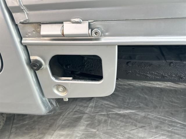 ハイゼットトラック スタンダード　４ＷＤ　ＣＶＴ　衝突被害軽減システム　クリアランスソナー　オートライト　アルミホイール　ＥＳＣ　エアコン　運転席エアバッグ（16枚目）