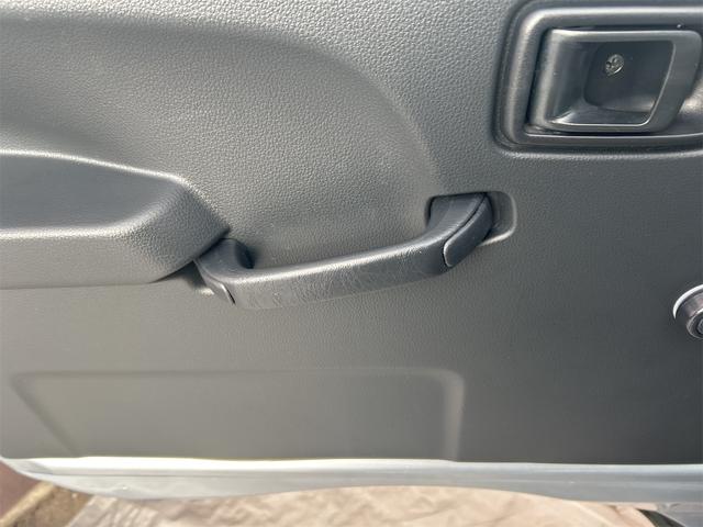 ハイゼットトラック スタンダード　４ＷＤ　ＣＶＴ　衝突被害軽減システム　クリアランスソナー　オートライト　アルミホイール　ＥＳＣ　エアコン　運転席エアバッグ（22枚目）