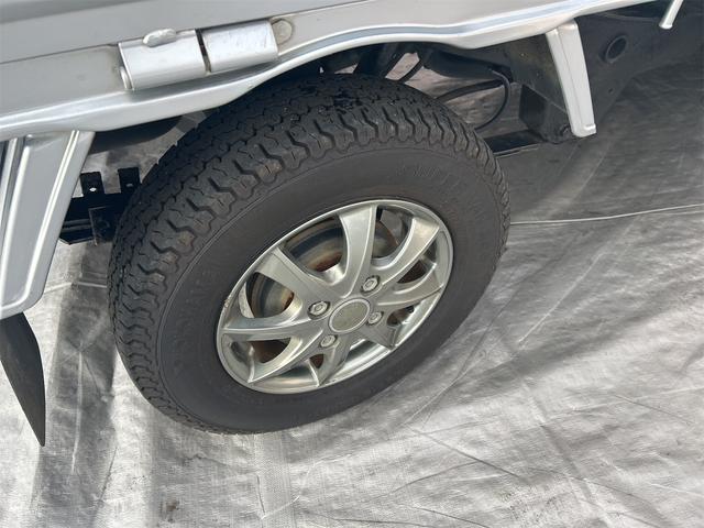 ハイゼットトラック スタンダード　４ＷＤ　ＣＶＴ　衝突被害軽減システム　クリアランスソナー　オートライト　アルミホイール　ＥＳＣ　エアコン　運転席エアバッグ（27枚目）
