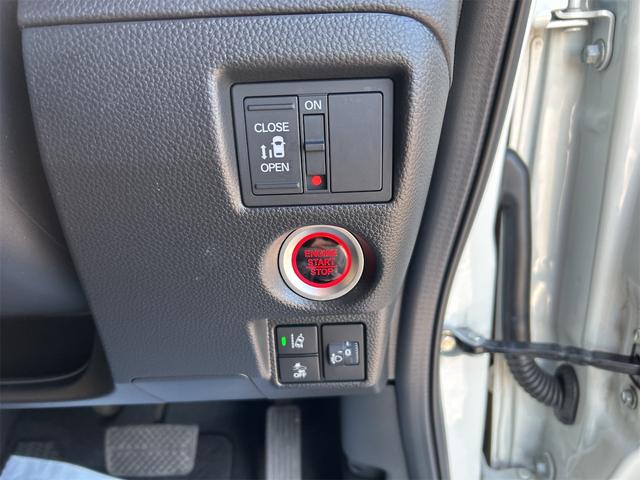 Ｎ－ＢＯＸカスタム Ｌ　４ＷＤ　ＥＴＣ　バックカメラ　両側スライド・片側電動　ナビ　クリアランスソナー　オートクルーズコントロール　レーンアシスト　衝突被害軽減システム　オートライト　スマートキー　アイドリングストップ（13枚目）