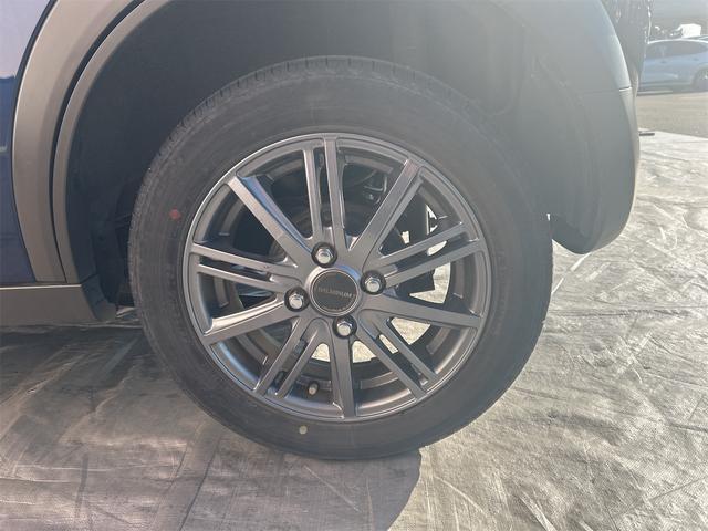 アルトラパン モード　ＥＴＣ　全周囲カメラ　ナビ　クリアランスソナー　レーンアシスト　衝突被害軽減システム　オートライト　ＨＩＤ　スマートキー　アイドリングストップ　電動格納ミラー　シートヒーター　ベンチシート　ＣＶＴ（28枚目）