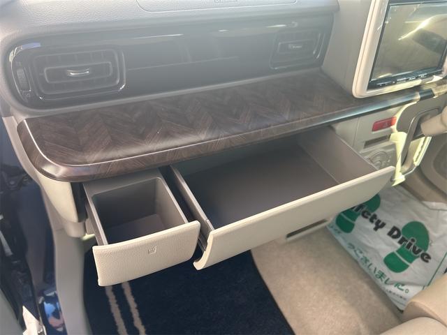 アルトラパン モード　ＥＴＣ　全周囲カメラ　ナビ　クリアランスソナー　レーンアシスト　衝突被害軽減システム　オートライト　ＨＩＤ　スマートキー　アイドリングストップ　電動格納ミラー　シートヒーター　ベンチシート　ＣＶＴ（42枚目）