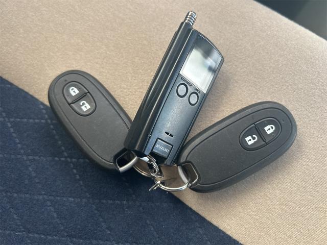 アルトラパン モード　ＥＴＣ　全周囲カメラ　ナビ　クリアランスソナー　レーンアシスト　衝突被害軽減システム　オートライト　ＨＩＤ　スマートキー　アイドリングストップ　電動格納ミラー　シートヒーター　ベンチシート　ＣＶＴ（46枚目）