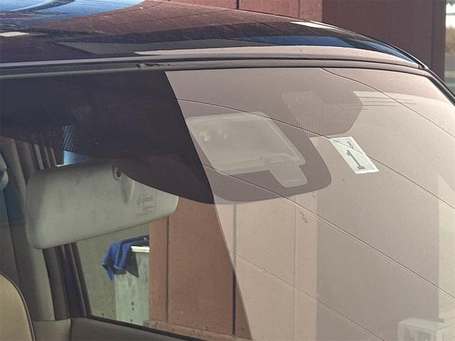 アルトラパン モード　ＥＴＣ　全周囲カメラ　ナビ　クリアランスソナー　レーンアシスト　衝突被害軽減システム　オートライト　ＨＩＤ　スマートキー　アイドリングストップ　電動格納ミラー　シートヒーター　ベンチシート　ＣＶＴ（62枚目）