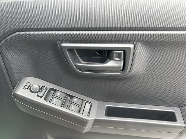 タフト Ｘ　クリアランスソナー　衝突被害軽減システム　オートライト　スマートキー　アイドリングストップ　電動格納ミラー　サンルーフ　ＣＶＴ　ＡＢＳ　ＥＳＣ　ＣＤ　ミュージックプレイヤー接続可　エアコン（14枚目）