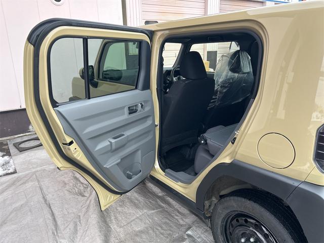 タフト Ｘ　クリアランスソナー　衝突被害軽減システム　オートライト　スマートキー　アイドリングストップ　電動格納ミラー　サンルーフ　ＣＶＴ　ＡＢＳ　ＥＳＣ　ＣＤ　ミュージックプレイヤー接続可　エアコン（29枚目）