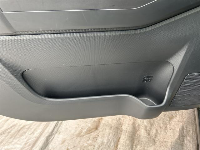 タフト Ｘ　クリアランスソナー　衝突被害軽減システム　オートライト　スマートキー　アイドリングストップ　電動格納ミラー　サンルーフ　ＣＶＴ　ＡＢＳ　ＥＳＣ　ＣＤ　ミュージックプレイヤー接続可　エアコン（40枚目）