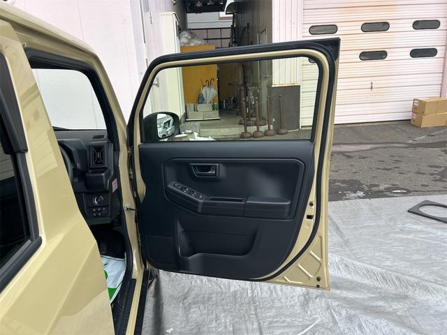 タフト Ｘ　クリアランスソナー　衝突被害軽減システム　オートライト　スマートキー　アイドリングストップ　電動格納ミラー　サンルーフ　ＣＶＴ　ＡＢＳ　ＥＳＣ　ＣＤ　ミュージックプレイヤー接続可　エアコン（44枚目）