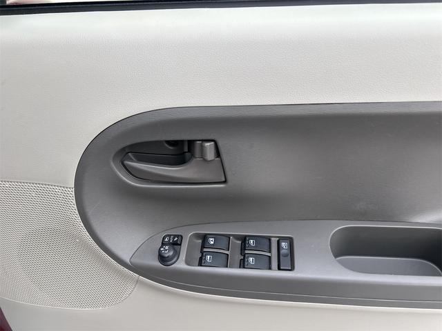 タント Ｘ　４ＷＤ　バックカメラ　両側スライド・片側電動　ナビ　オートライト　スマートキー　アイドリングストップ　電動格納ミラー　シートヒーター　ベンチシート　ＣＶＴ　ＥＳＣ　アルミホイール　エアコン（11枚目）