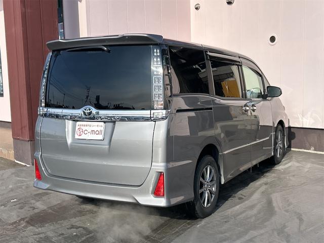 ヴォクシー ＺＳ　煌　４ＷＤ　４ＷＤ　バックカメラ　ナビ　レーンアシスト　衝突被害軽減システム　両側電動スライドドア　オートマチックハイビーム　オートライト　ＬＥＤヘッドランプ　スマートキー　アイドリングストップ　電動格納ミラー（9枚目）