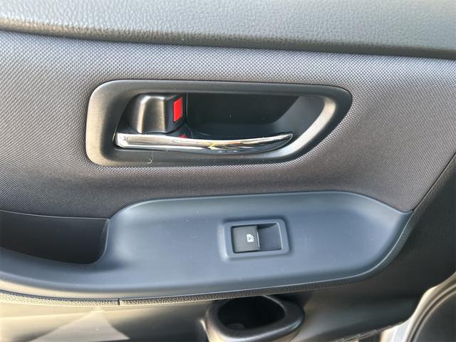 ヴォクシー ＺＳ　煌　４ＷＤ　４ＷＤ　バックカメラ　ナビ　レーンアシスト　衝突被害軽減システム　両側電動スライドドア　オートマチックハイビーム　オートライト　ＬＥＤヘッドランプ　スマートキー　アイドリングストップ　電動格納ミラー（24枚目）