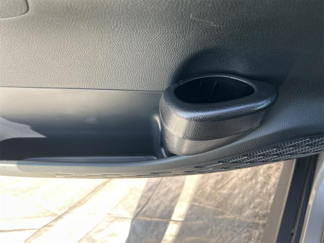 ヴォクシー ＺＳ　煌　４ＷＤ　４ＷＤ　バックカメラ　ナビ　レーンアシスト　衝突被害軽減システム　両側電動スライドドア　オートマチックハイビーム　オートライト　ＬＥＤヘッドランプ　スマートキー　アイドリングストップ　電動格納ミラー（25枚目）