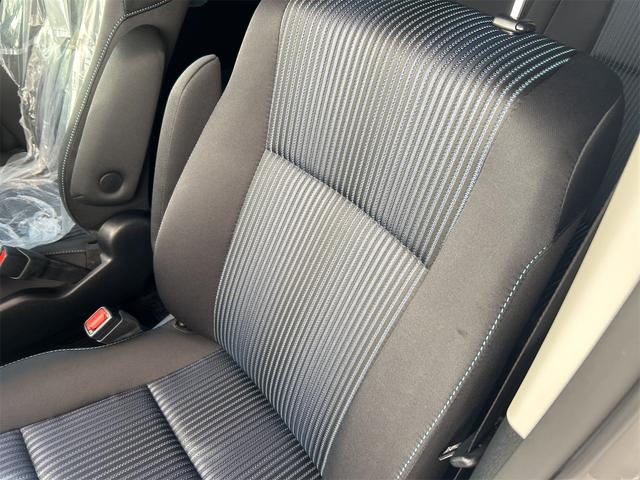 ヴォクシー ＺＳ　煌　４ＷＤ　４ＷＤ　バックカメラ　ナビ　レーンアシスト　衝突被害軽減システム　両側電動スライドドア　オートマチックハイビーム　オートライト　ＬＥＤヘッドランプ　スマートキー　アイドリングストップ　電動格納ミラー（30枚目）