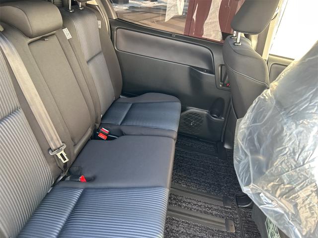 ヴォクシー ＺＳ　煌　４ＷＤ　４ＷＤ　バックカメラ　ナビ　レーンアシスト　衝突被害軽減システム　両側電動スライドドア　オートマチックハイビーム　オートライト　ＬＥＤヘッドランプ　スマートキー　アイドリングストップ　電動格納ミラー（37枚目）