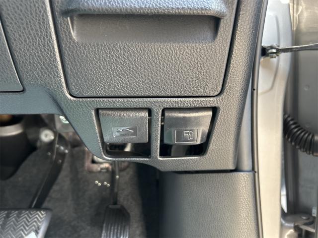 ヴォクシー ＺＳ　煌　４ＷＤ　４ＷＤ　バックカメラ　ナビ　レーンアシスト　衝突被害軽減システム　両側電動スライドドア　オートマチックハイビーム　オートライト　ＬＥＤヘッドランプ　スマートキー　アイドリングストップ　電動格納ミラー（42枚目）