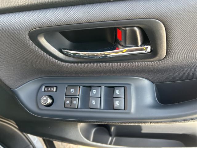 ヴォクシー ＺＳ　煌　４ＷＤ　４ＷＤ　バックカメラ　ナビ　レーンアシスト　衝突被害軽減システム　両側電動スライドドア　オートマチックハイビーム　オートライト　ＬＥＤヘッドランプ　スマートキー　アイドリングストップ　電動格納ミラー（45枚目）