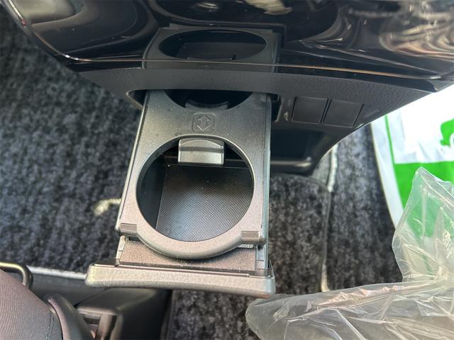 ヴォクシー ＺＳ　煌　４ＷＤ　４ＷＤ　バックカメラ　ナビ　レーンアシスト　衝突被害軽減システム　両側電動スライドドア　オートマチックハイビーム　オートライト　ＬＥＤヘッドランプ　スマートキー　アイドリングストップ　電動格納ミラー（53枚目）