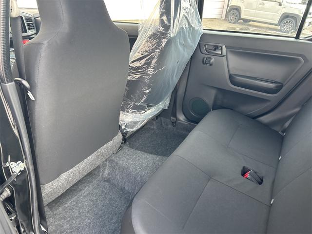 ミライース Ｌ　ＳＡＩＩＩ　４ＷＤ　クリアランスソナー　衝突被害軽減システム　オートマチックハイビーム　オートライト　キーレスエントリー　アイドリングストップ　ＣＶＴ　盗難防止システム　ＡＢＳ　ＥＳＣ　衝突安全ボディ　エアコン（17枚目）