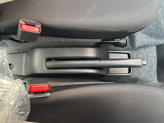 ミライース Ｌ　ＳＡＩＩＩ　４ＷＤ　クリアランスソナー　衝突被害軽減システム　オートマチックハイビーム　オートライト　キーレスエントリー　アイドリングストップ　ＣＶＴ　盗難防止システム　ＡＢＳ　ＥＳＣ　衝突安全ボディ　エアコン（53枚目）