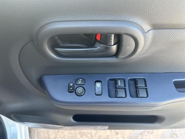 �p���[�E�B���h�E�̃X�C�b�`�ł���B�^�]�Ȃɋ��Ȃ��瑋���J���߂̃R���g���[���ł��܂���B