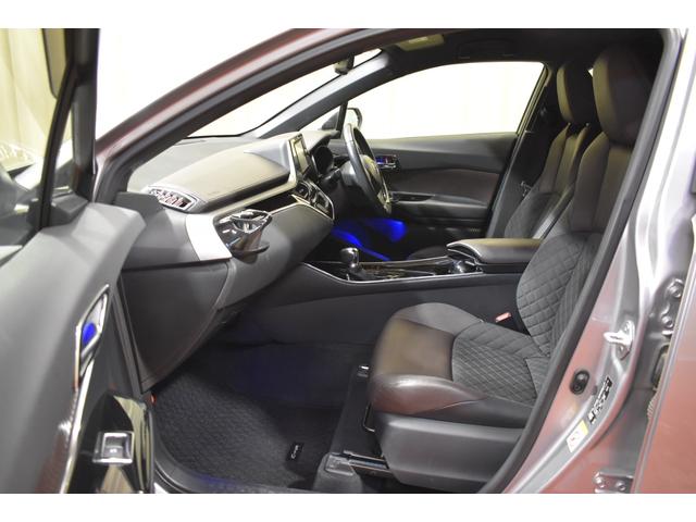 C-HR G-T 4WD 純正ナビ DTVバックカメラ エアロ付きF.S.R クルーズコントロールトヨタセーフティーセンス 前後ドライブレコーダー ハーフレザーシート シートヒーター オートマチックハイビーム ターボ車(3枚目)