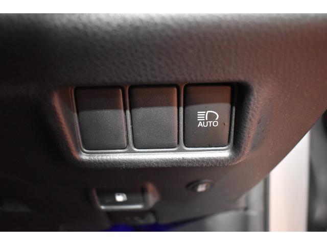 C-HR G-T 4WD 純正ナビ DTVバックカメラ エアロ付きF.S.R クルーズコントロールトヨタセーフティーセンス 前後ドライブレコーダー ハーフレザーシート シートヒーター オートマチックハイビーム ターボ車(7枚目)