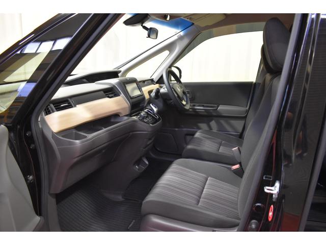 フリードハイブリッド ハイブリッド・Gホンダセンシング 4WD純正ナビDTVバックカメラ 後席モニター 両側パワースライドドア ホンダセンシング クルーズコントロール ETC シートヒーター プッシュスタート フォーグランプ(3枚目)